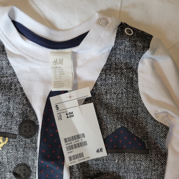 H&M Graphic tee - Picture 2 of 2